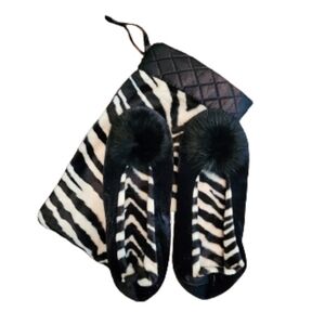 Slippers Zebra Faux Fur Cozy Ballet w. Duster Bag NWOT Black Size 6.5